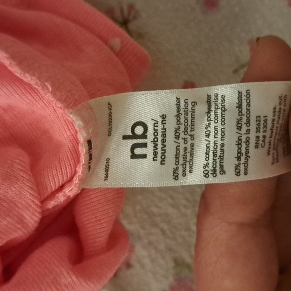 Complete Newborn Carter's Baby Girl outfit - Picture 8 of 8